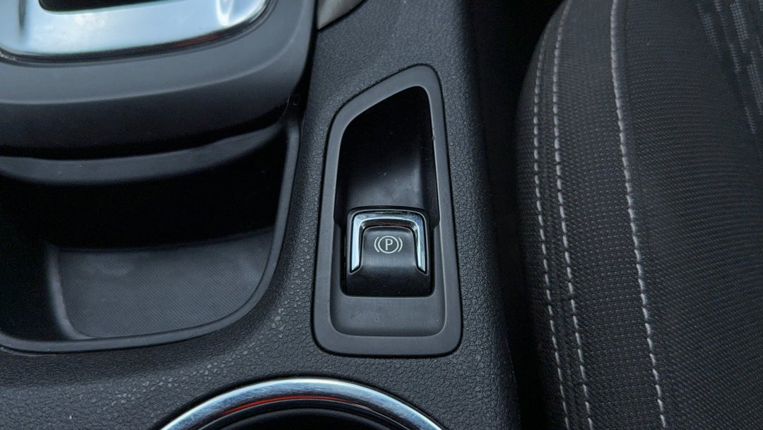 2016 Holden Commodore Evoke, Automatic, 160362 km, Handbrake