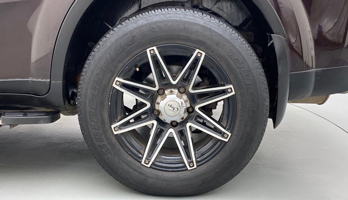 2016 Mahindra XUV500 W6 AT, Diesel, Automatic, 89,783 km, Left Rear Wheel