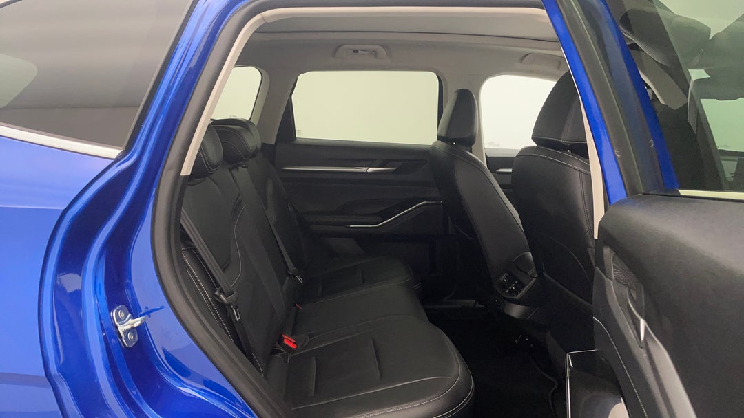 2022 GWM Haval H6 Ultra, Automatic, 29305 km, Right Side Rear Door Cabin View