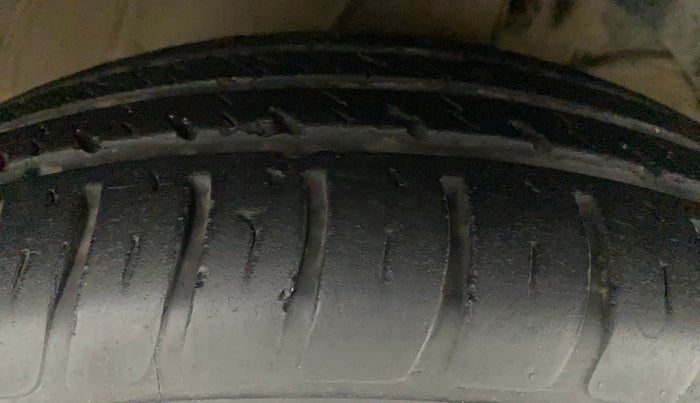 2019 Maruti Swift VXI, Petrol, Manual, 19,744 km, Right Front Tyre Tread