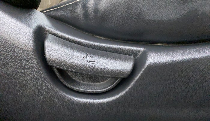 2015 Hyundai Grand i10 SPORTZ 1.2 KAPPA VTVT, Petrol, Manual, 47,026 km, Driver Side Adjustment Panel