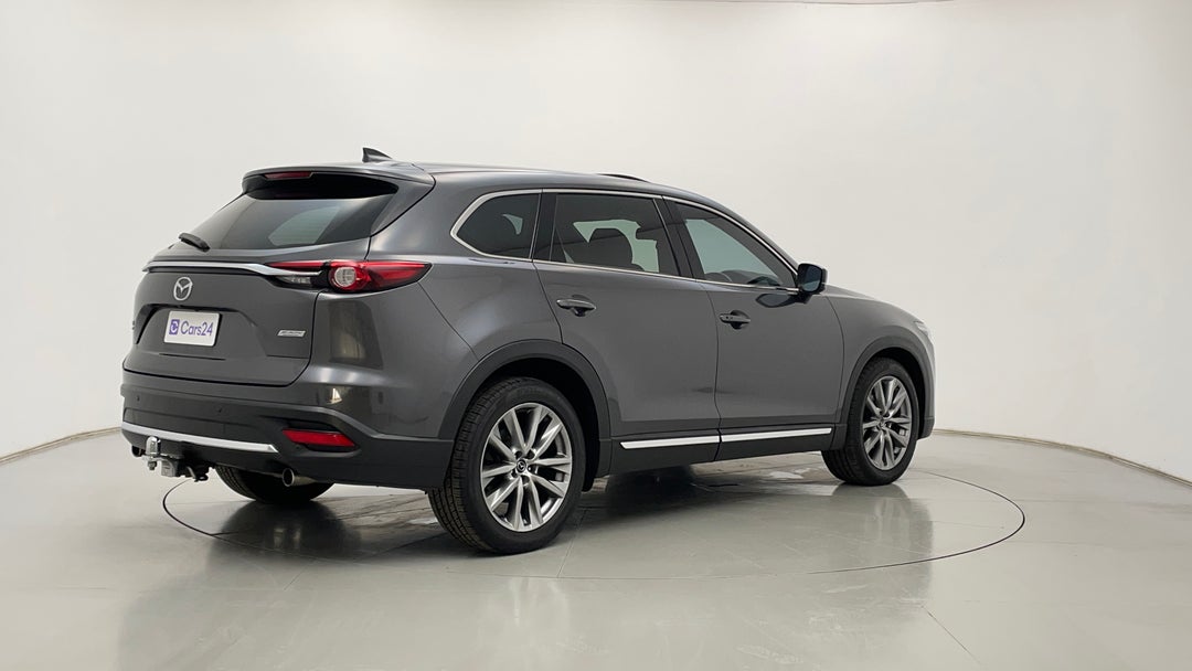 Right Back Diagonal (45- Degree) View