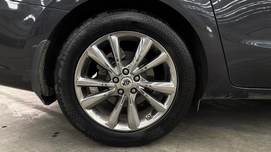 2018 Kia Carnival Platinum, Automatic, 83992 km, Right Rear Wheel