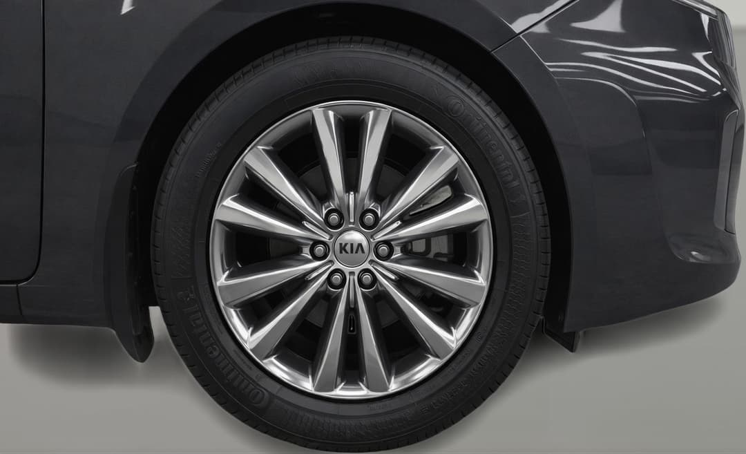 2018 Kia Carnival Platinum, Automatic, 83992 km, Right Front Wheel