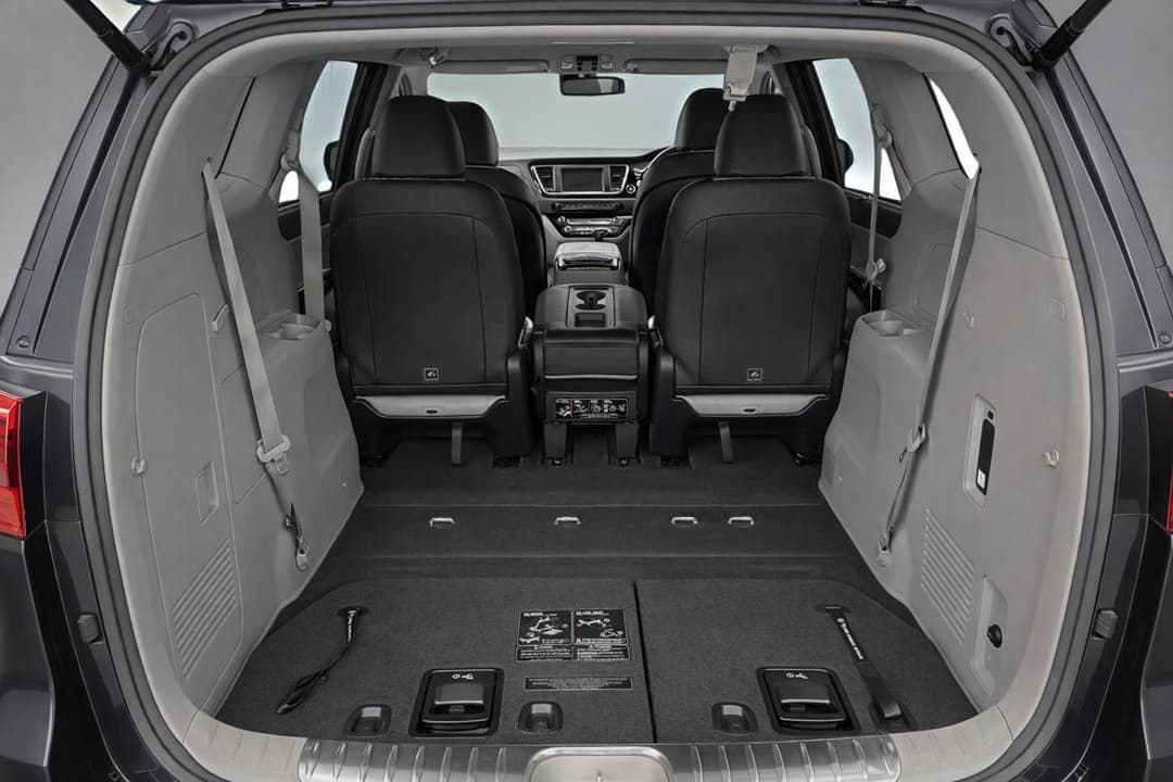 2018 Kia Carnival Platinum, Automatic, 83992 km, Boot Inside View