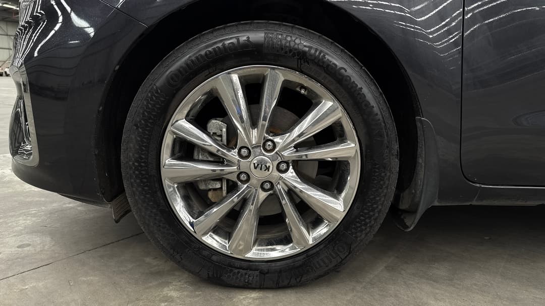 2018 Kia Carnival Platinum, Automatic, 83992 km, Left Front Wheel