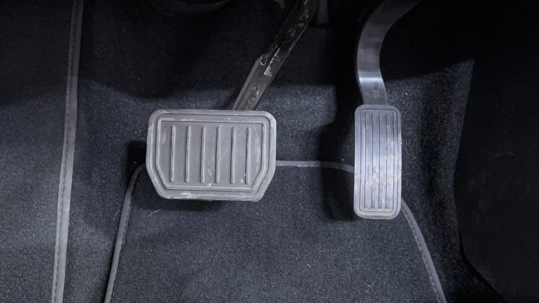 2021 Tesla Model 3 Standard Range Plus Rwd, Automatic, 69921 km, Pedals and Footmat