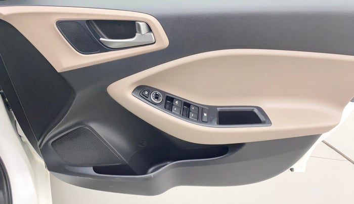 2019 Hyundai Elite i20 ASTA 1.2 (O), Petrol, Manual, 28,630 km, Driver Side Door Panels Control