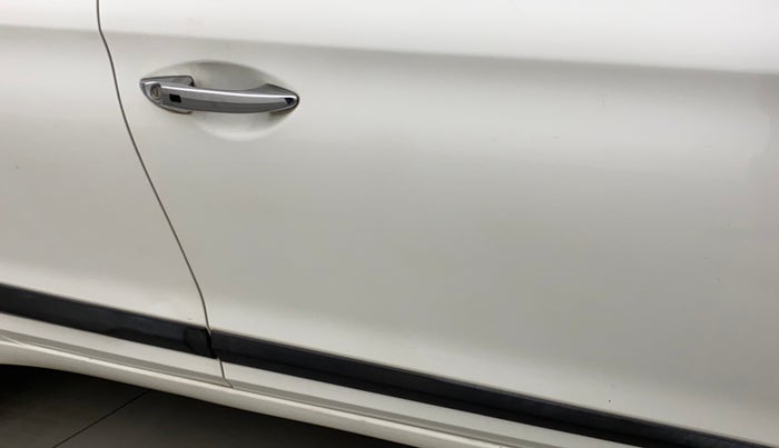 2019 Hyundai Elite i20 ASTA 1.2 (O), Petrol, Manual, 28,630 km, Driver-side door - Minor scratches