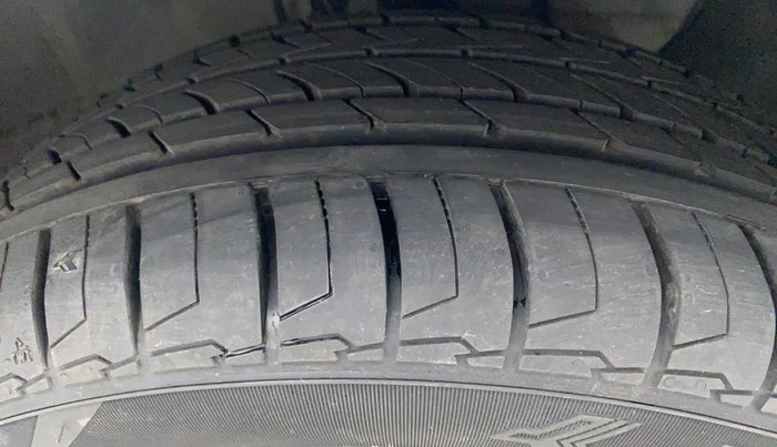 2019 Hyundai Elite i20 ASTA 1.2 (O), Petrol, Manual, 28,630 km, Right Front Tyre Tread