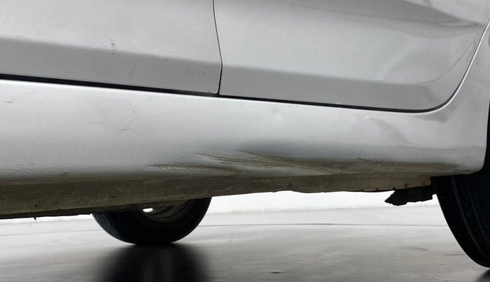 2015 Hyundai Verna FLUIDIC 1.6 CRDI S, Diesel, Manual, 74,345 km, Left running board - Slightly dented