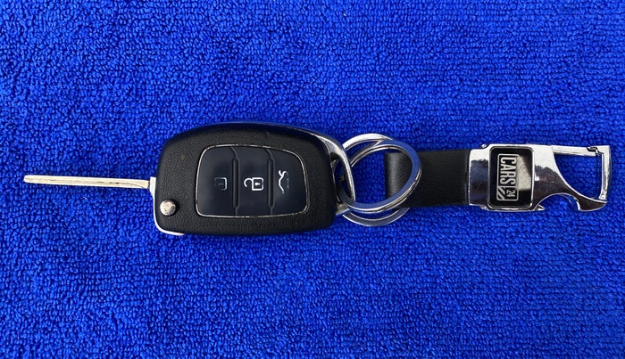 2015 Hyundai Verna FLUIDIC 1.6 CRDI S, Diesel, Manual, 74,345 km, Key Close Up