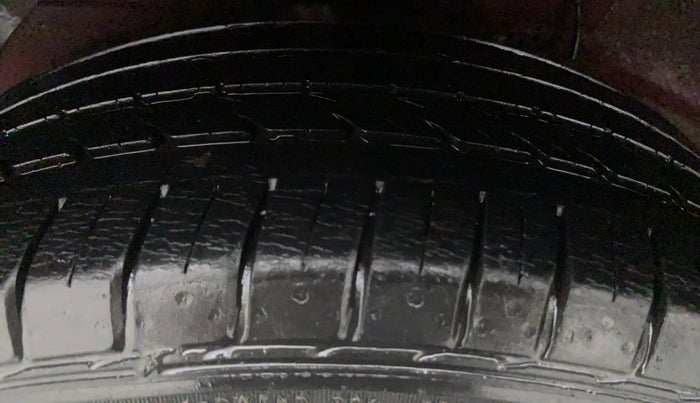 2014 Hyundai Elite i20 ASTA 1.2, Petrol, Manual, 65,307 km, Right Front Tyre Tread
