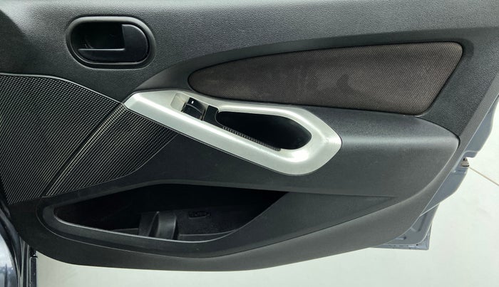 2010 Ford Figo 1.2 ZXI DURATEC, Petrol, Manual, 83,014 km, Driver Side Door Panels Control