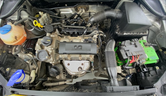 2015 Volkswagen Polo HIGHLINE1.2L PETROL, Petrol, Manual, 47,985 km, Open Bonet