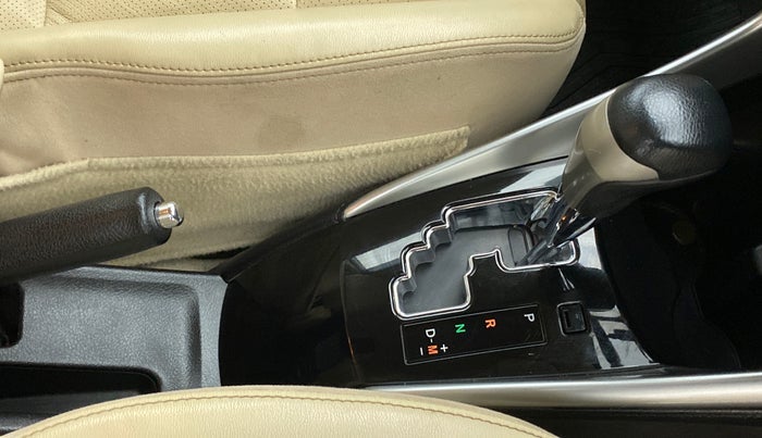 2018 Toyota YARIS VX CVT, Petrol, Automatic, 39,299 km, Gear Lever
