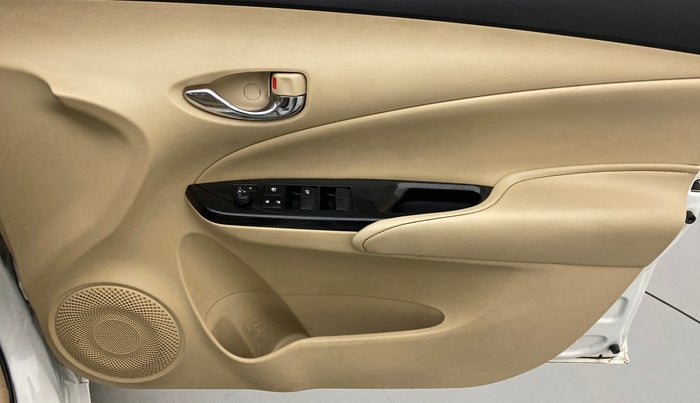 2018 Toyota YARIS VX CVT, Petrol, Automatic, 39,299 km, Driver Side Door Panels Control