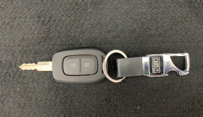 2017 Renault Kwid CLIMBER 1.0 AMT, Petrol, Automatic, 49,779 km, Key Close Up