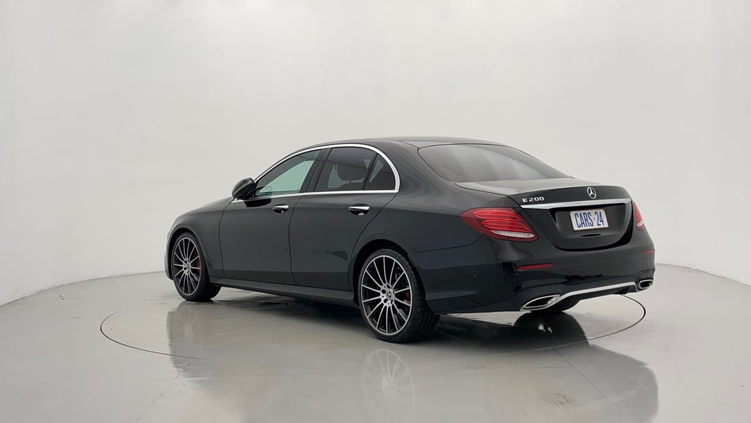 Left Back Diagonal (45- Degree) View