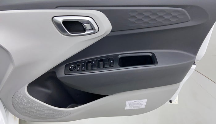 2022 Hyundai GRAND I10 NIOS SPORTZ CNG MT, CNG, Manual, 5,584 km, Driver Side Door Panels Control