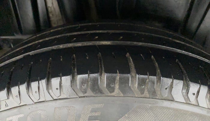 2019 Maruti XL6 ALPHA SHVS  MT, Petrol, Manual, 57,372 km, Right Rear Tyre Tread