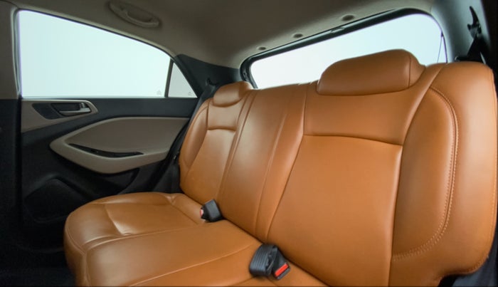 2016 Hyundai Elite i20 MAGNA 1.2, Petrol, Manual, 51,487 km, Right Side Rear Door Cabin