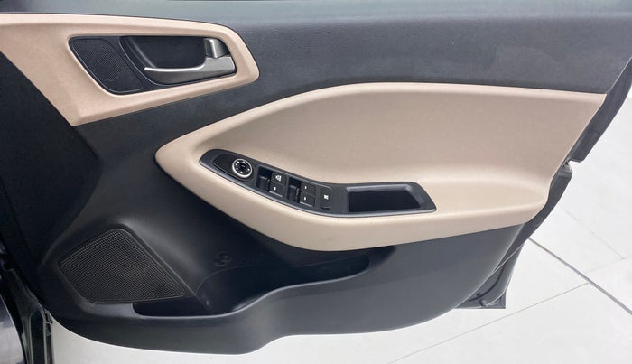 2016 Hyundai Elite i20 MAGNA 1.2, Petrol, Manual, 51,487 km, Driver Side Door Panels Control