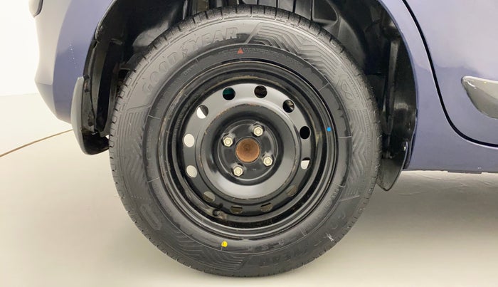 2019 Maruti Swift VXI D, Petrol, Manual, 57,877 km, Right Rear Wheel