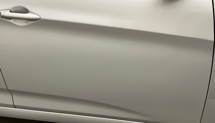 2015 Hyundai Verna FLUIDIC 4S 1.6 VTVT S, Petrol, Manual, 72,498 km, Driver-side door - Minor scratches