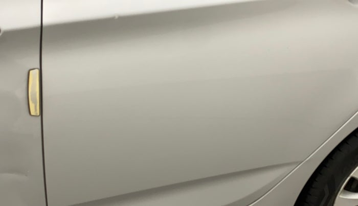 2015 Hyundai Verna FLUIDIC 4S 1.6 VTVT S, Petrol, Manual, 72,498 km, Rear left door - Slightly dented