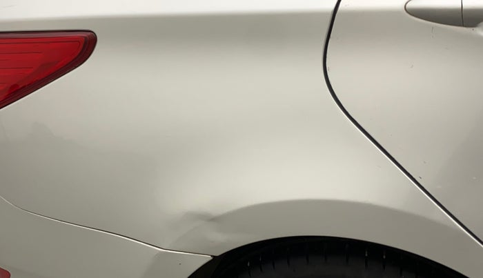 2015 Hyundai Verna FLUIDIC 4S 1.6 VTVT S, Petrol, Manual, 72,498 km, Right quarter panel - Slightly dented