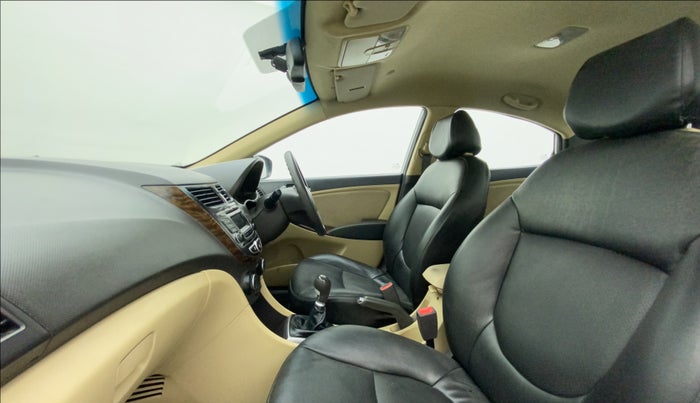 2015 Hyundai Verna FLUIDIC 4S 1.6 VTVT S, Petrol, Manual, 72,498 km, Right Side Front Door Cabin