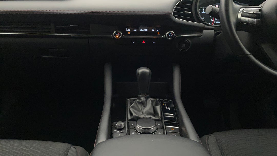 2023 Mazda 3 G25 Evolve Sp, Automatic, 11968 km, Center Console