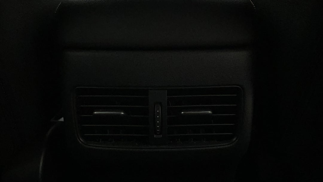 2023 Mazda 3 G25 Evolve Sp, Automatic, 11968 km, Rear A/C Vent