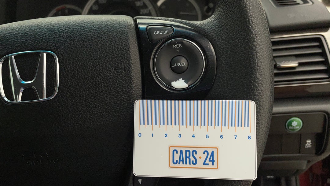 2013 Honda Accord Vti, Automatic, 83834 km, Steering Wheel Cruise Control Wear