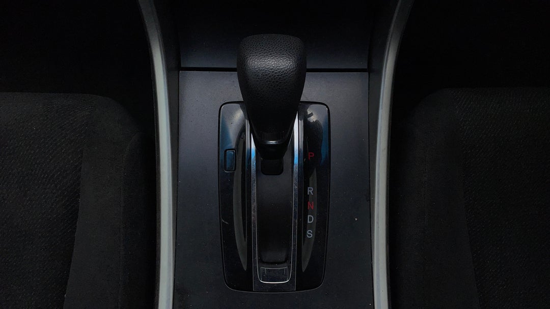 2013 Honda Accord Vti, Automatic, 83834 km, Gear Lever 