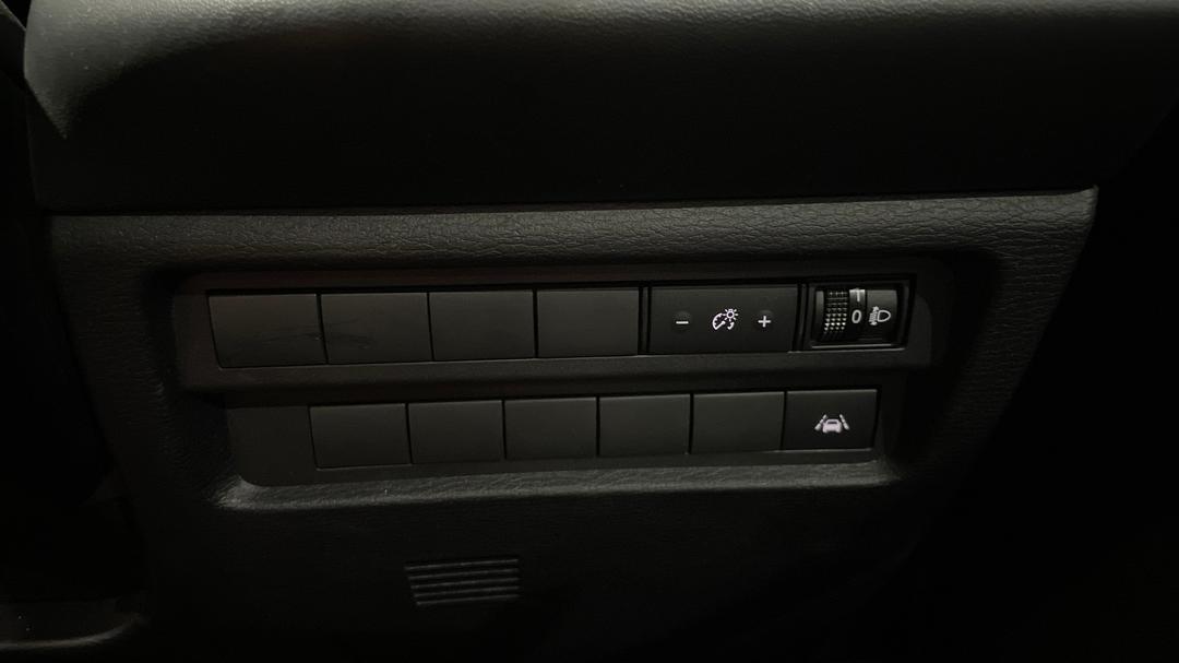 2024 Mitsubishi Outlander Ls 7 Seat (2WD), Automatic, 54747 km, Utility Switches/Buttons