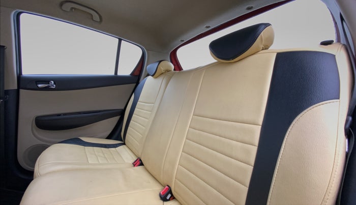 2014 Hyundai i20 SPORTZ 1.2 VTVT, Petrol, Manual, 23,178 km, Right Side Rear Door Cabin View