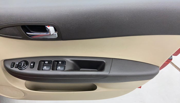 2014 Hyundai i20 SPORTZ 1.2 VTVT, Petrol, Manual, 23,178 km, Driver Side Door Panels Control