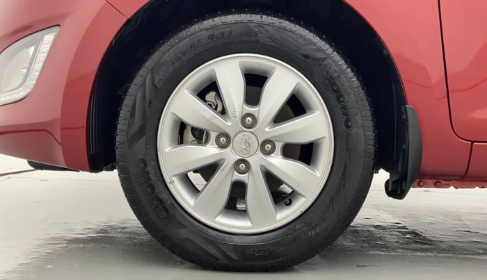 2014 Hyundai i20 SPORTZ 1.2 VTVT, Petrol, Manual, 23,178 km, Left Front Wheel