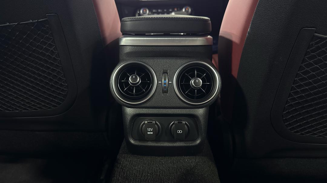2021 Kia Stinger Gt (red Leather), Automatic, 28350 km, Rear A/C Vent