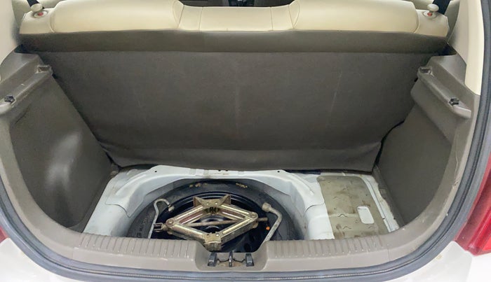 2014 Hyundai i10 SPORTZ 1.1, Petrol, Manual, 27,677 km, Dicky (Boot door) - Parcel tray missing