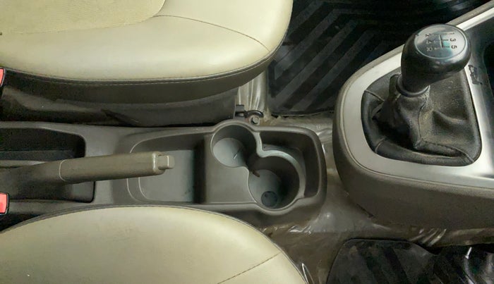 2014 Hyundai i10 SPORTZ 1.1, Petrol, Manual, 27,677 km, Gear Lever