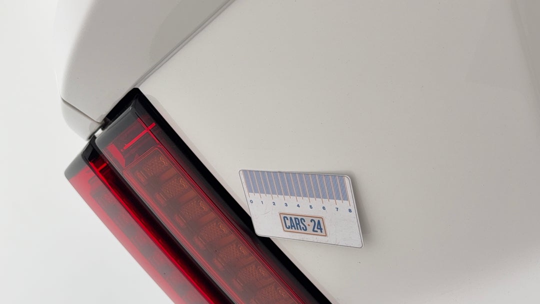 Boot / Tailgate Tailgate Dent