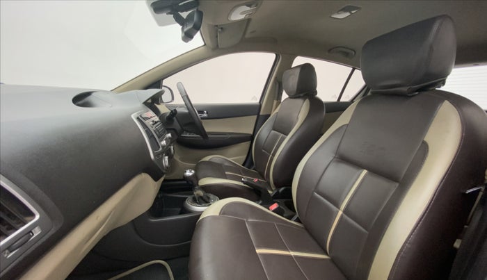 2012 Hyundai i20 SPORTZ 1.4 CRDI, Diesel, Manual, 67,382 km, Right Side Front Door Cabin