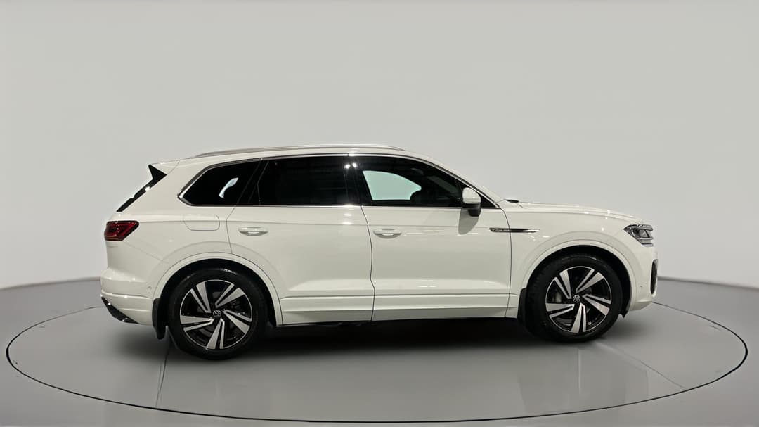 2022 Volkswagen Touareg 210tdi R-line, Automatic, 32175 km, Right Side View