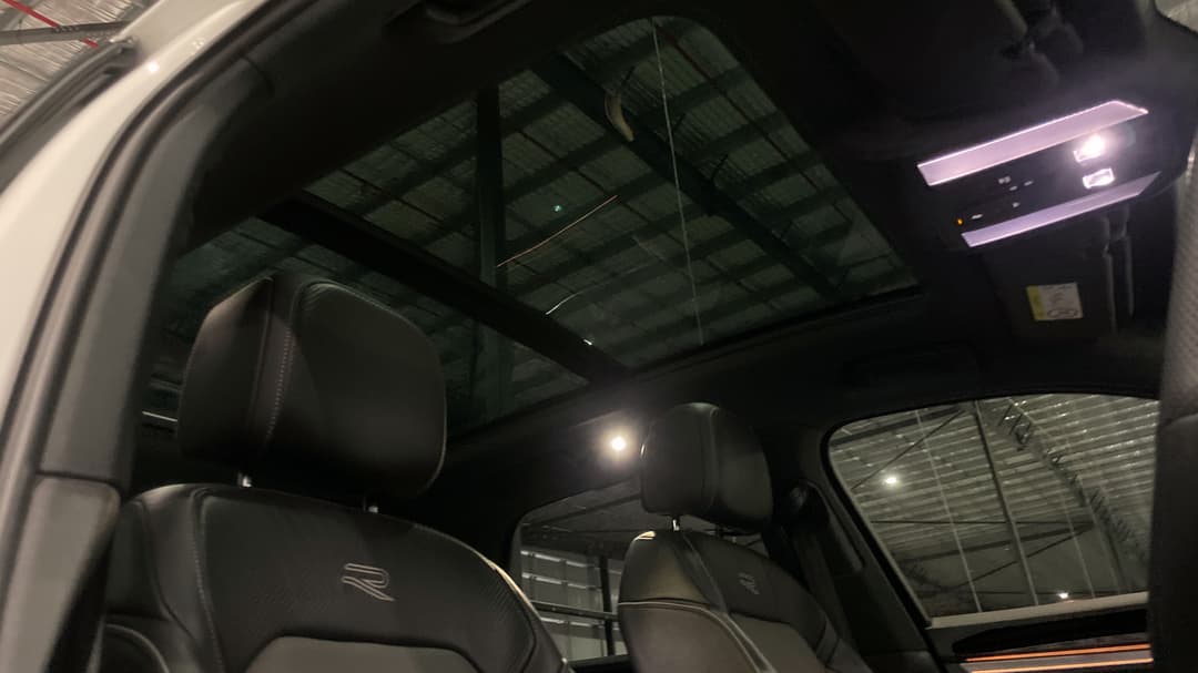 2022 Volkswagen Touareg 210tdi R-line, Automatic, 32175 km, Interior Sunroof/Moonroof