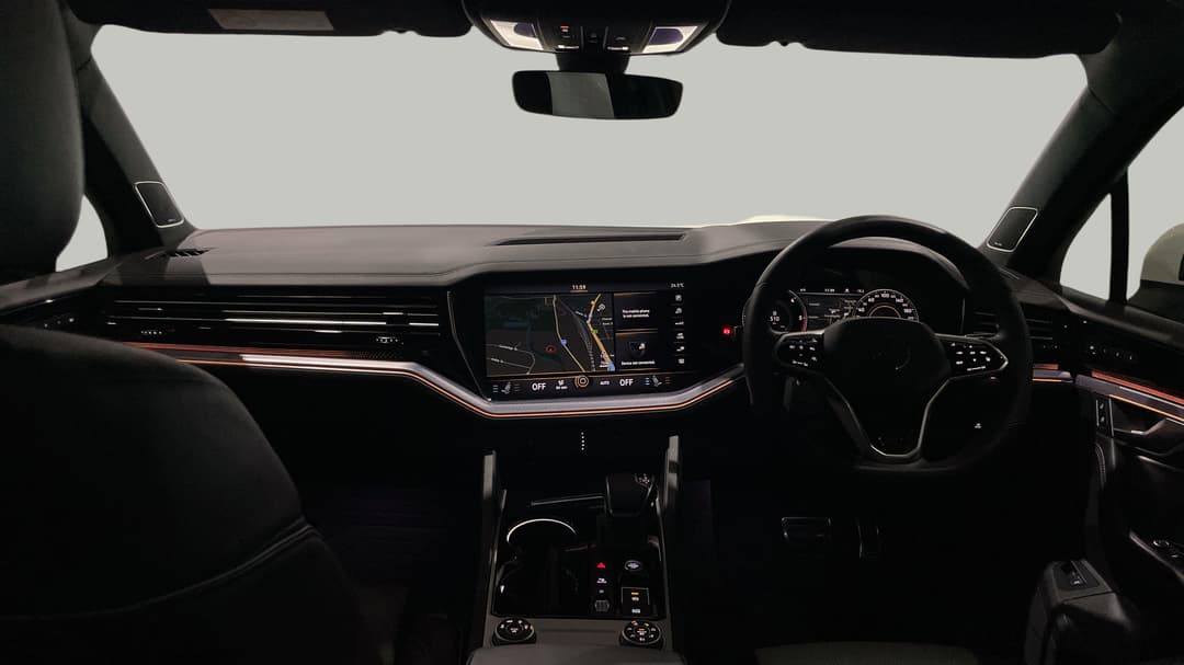 2022 Volkswagen Touareg 210tdi R-line, Automatic, 32175 km, Dashboard View
