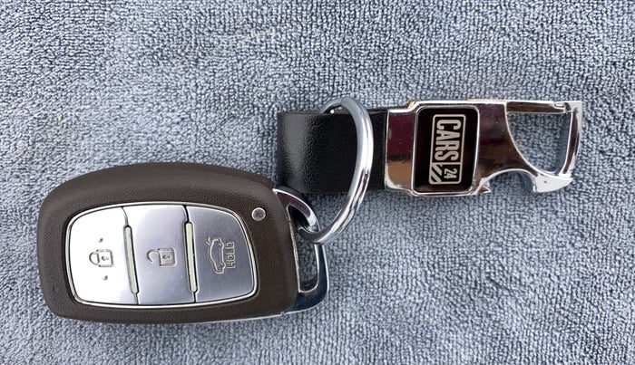 2014 Hyundai Grand i10 SPORTZ 1.2 KAPPA VTVT, Petrol, Manual, 17,479 km, Key Close Up