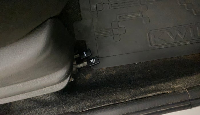 2019 Renault Kwid RXL, Petrol, Manual, 64,399 km, Flooring - Dicky opening lever is not working